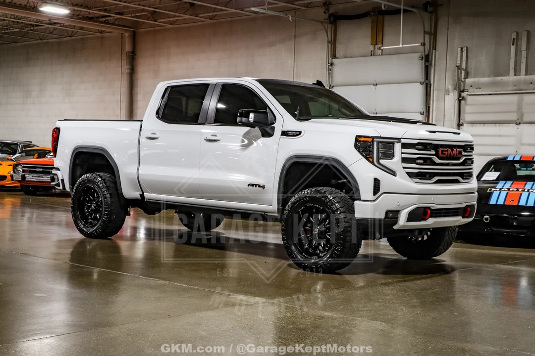 2023 GMC Sierra 5th Gen - Image 3 of 31