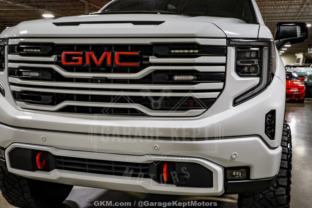 2023 GMC Sierra 5th Gen - Image 18 of 31