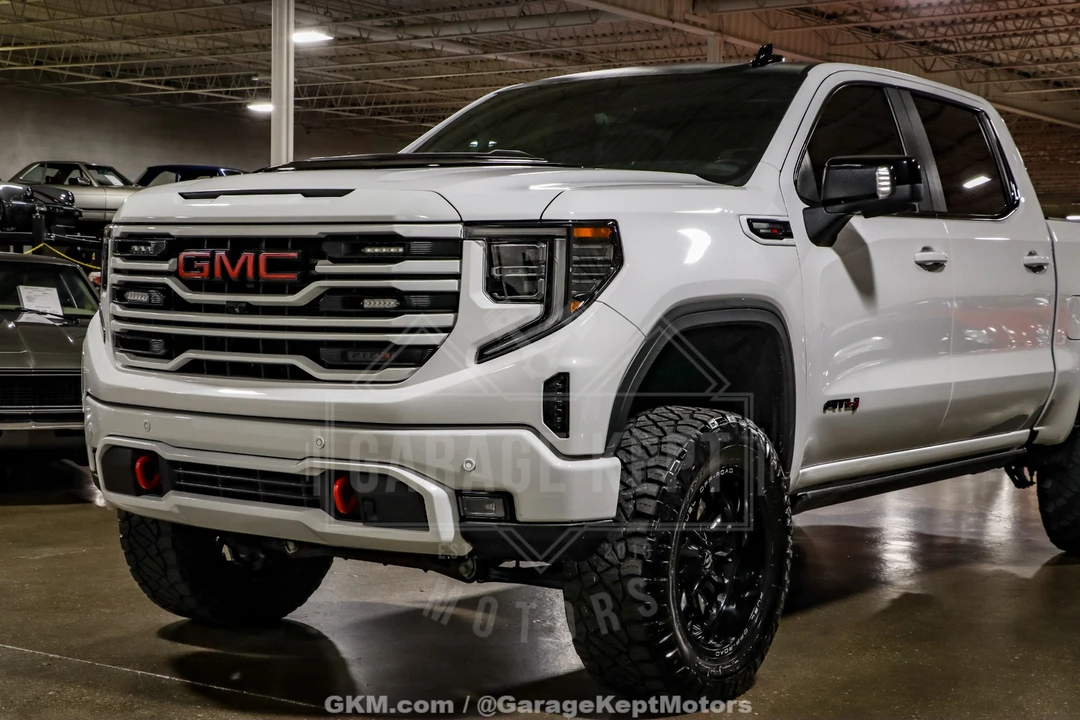 2023 GMC Sierra 5th Gen - Image 24 of 31