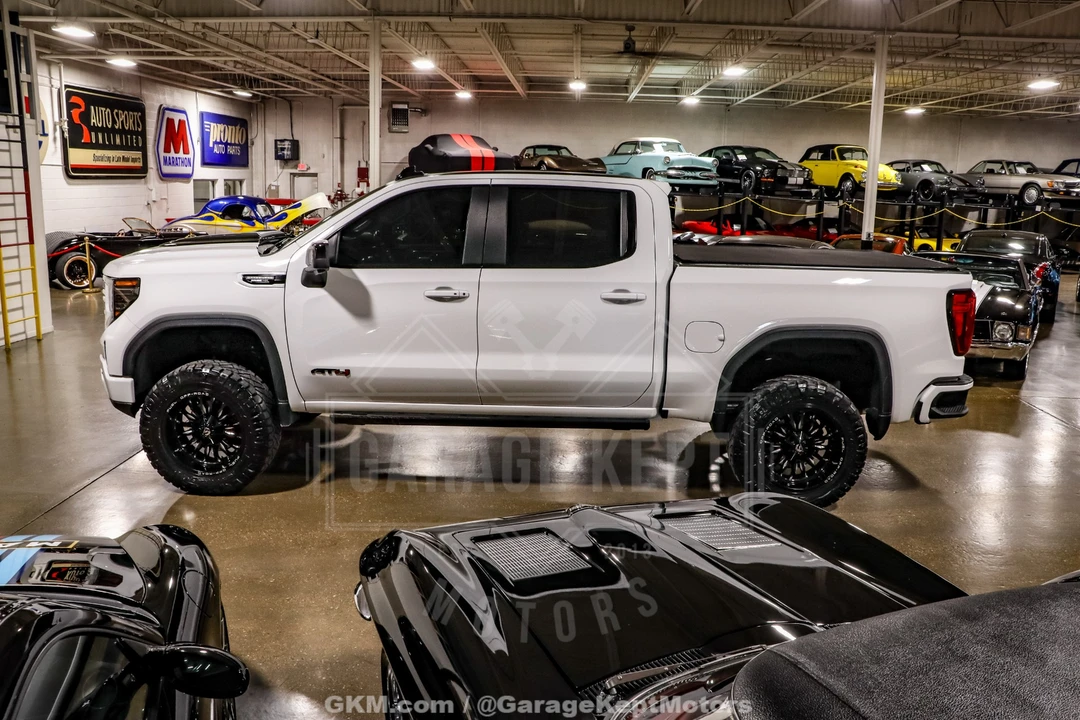 2023 GMC Sierra 5th Gen - Image 5 of 31