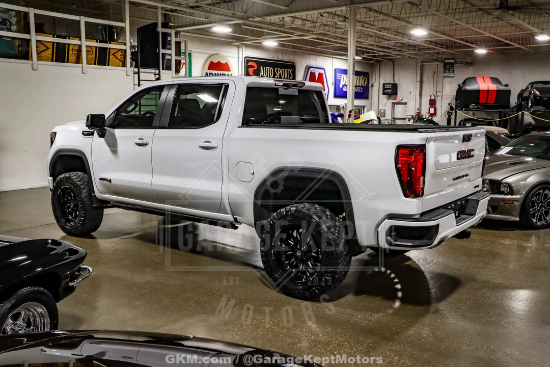 2023 GMC Sierra 5th Gen - Image 6 of 31
