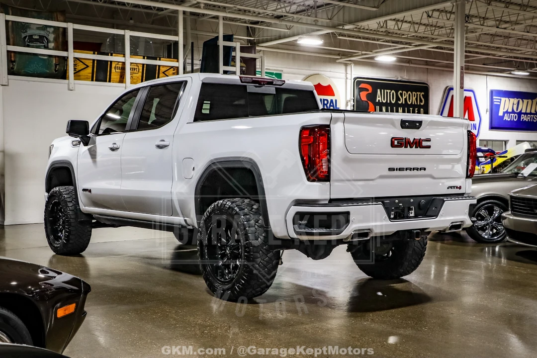2023 GMC Sierra 5th Gen - Image 7 of 31