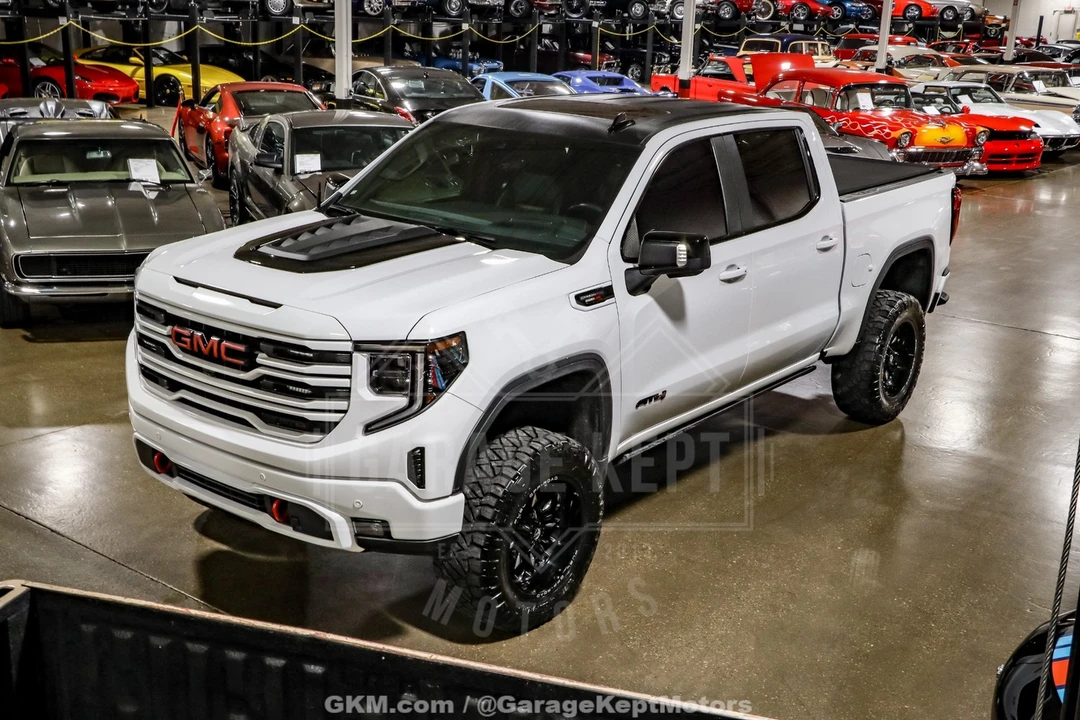 2023 GMC Sierra 5th Gen - Image 4 of 21