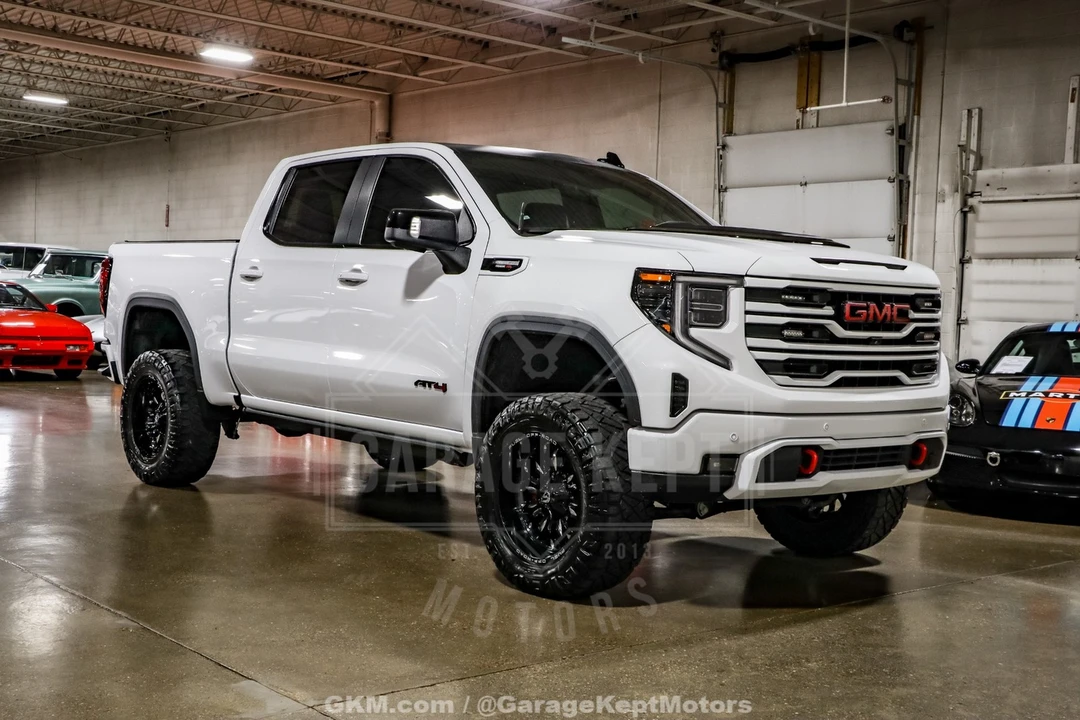 2023 GMC Sierra 5th Gen - Image 13 of 21