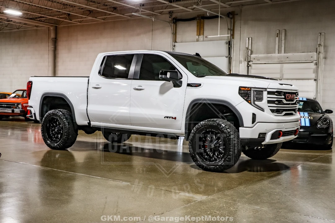 2023 GMC Sierra 5th Gen - Image 12 of 21