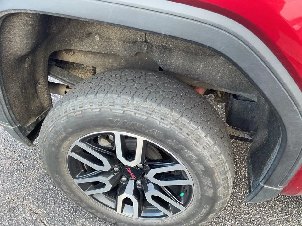 2023 GMC Sierra 5th Gen - Image 9 of 12