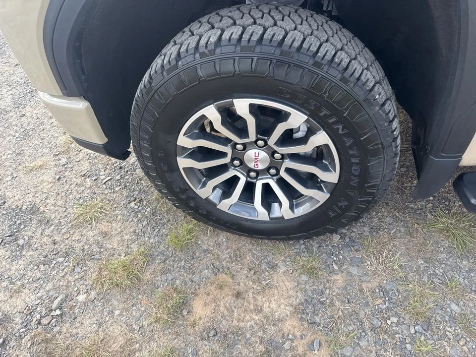 2023 GMC Sierra 5th Gen - Image 9 of 21