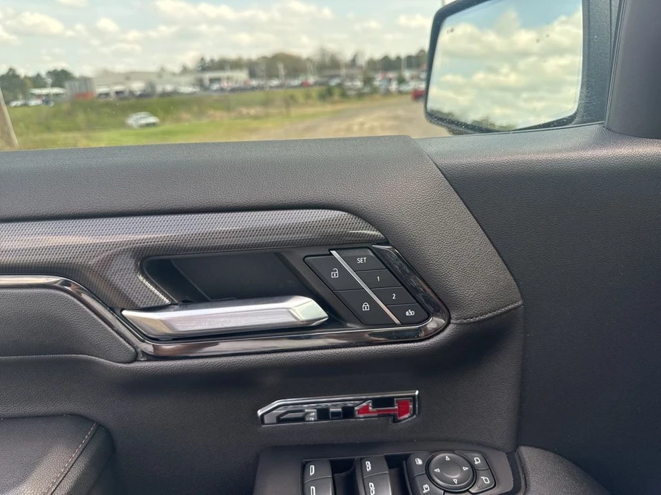 2023 GMC Sierra 5th Gen - Image 18 of 21
