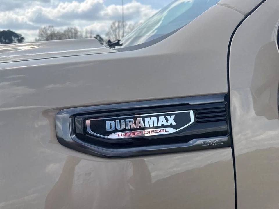2023 GMC Sierra 5th Gen - Image 10 of 21