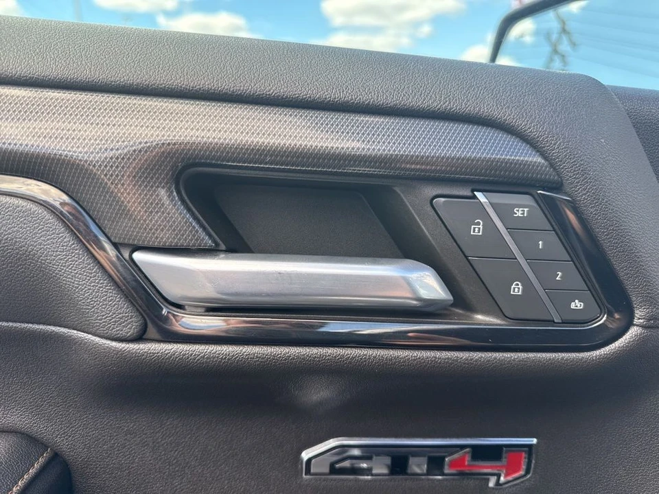 2023 GMC Sierra 5th Gen - Image 11 of 12