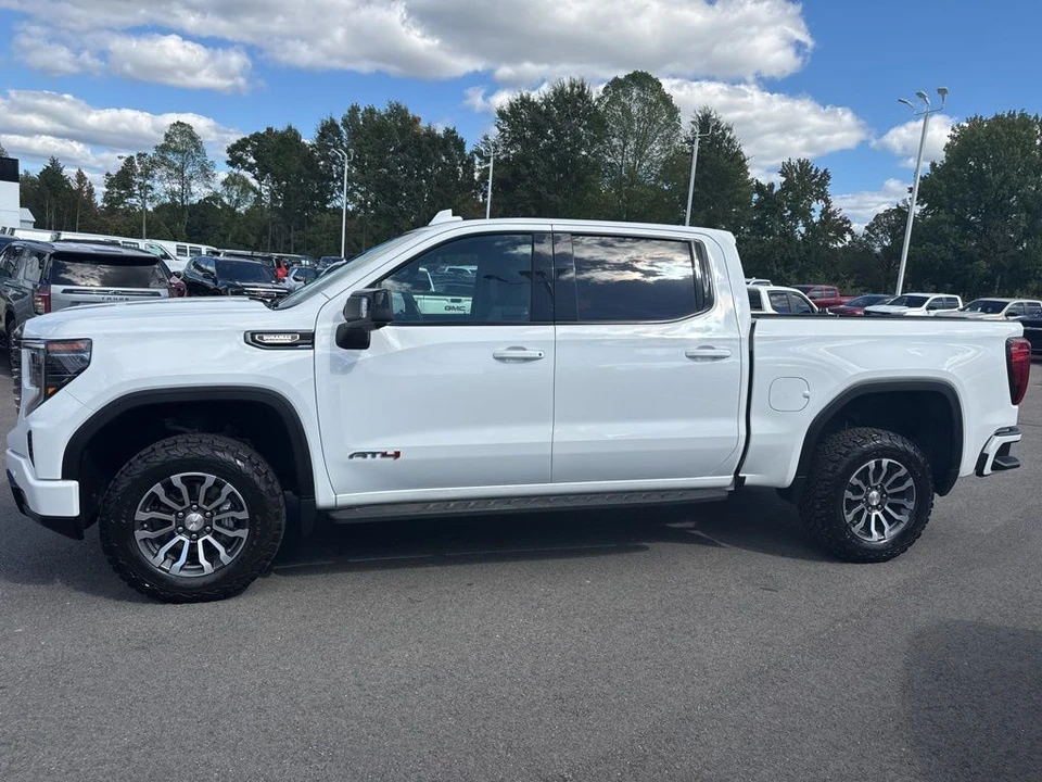 2023 GMC Sierra 5th Gen - Image 2 of 21
