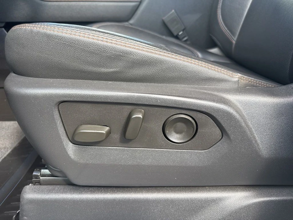 2023 GMC Sierra 5th Gen - Image 10 of 21