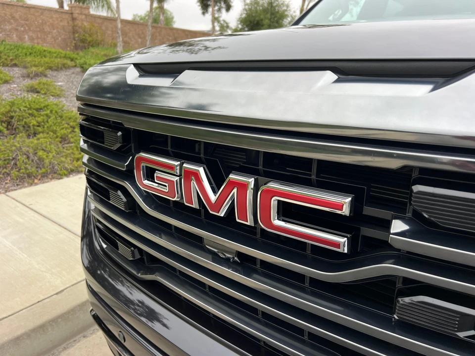 2023 GMC Sierra 5th Gen - Image 14 of 31