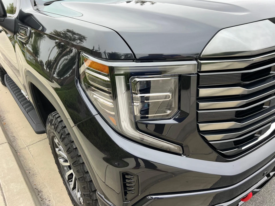 2023 GMC Sierra 5th Gen - Image 10 of 31