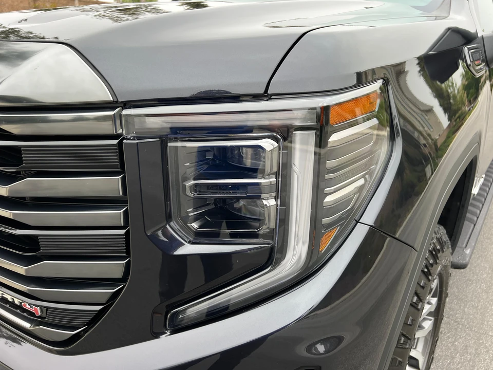 2023 GMC Sierra 5th Gen - Image 15 of 31