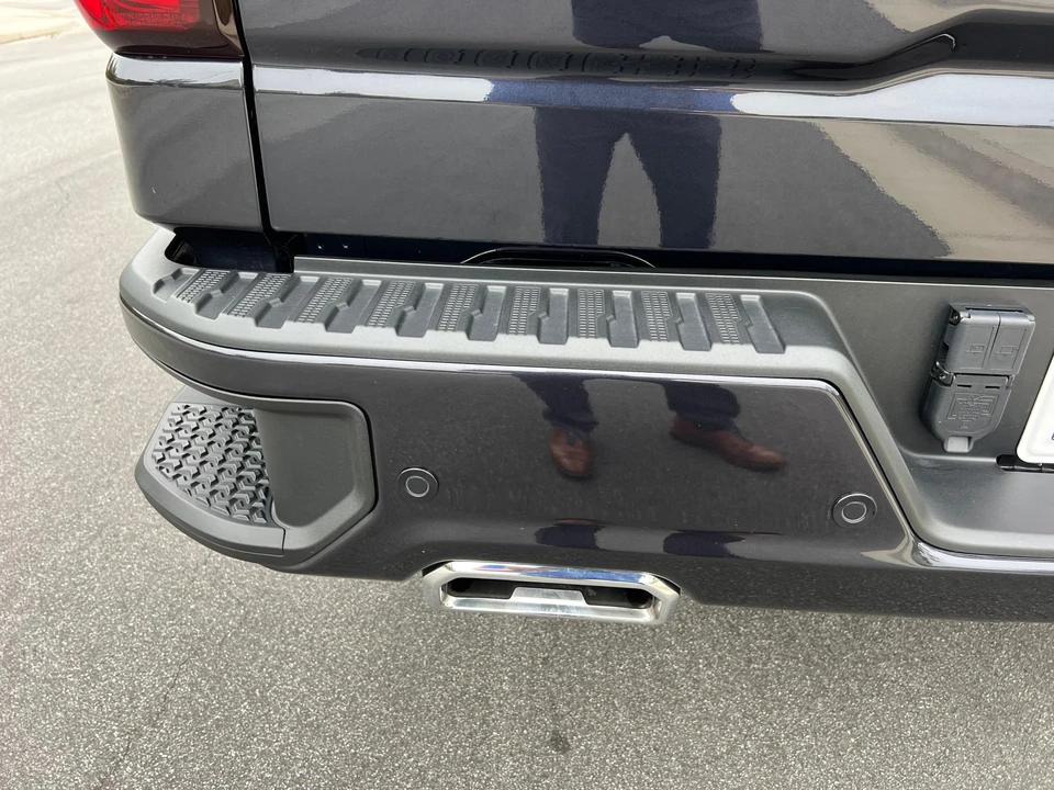 2023 GMC Sierra 5th Gen - Image 22 of 31