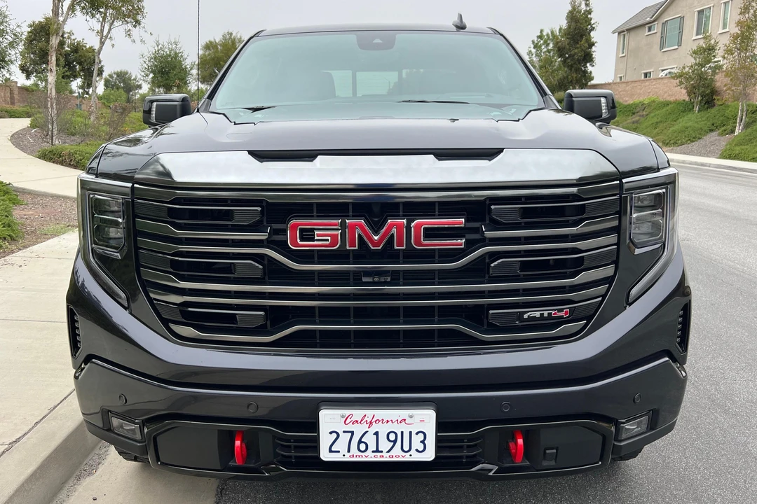 2023 GMC Sierra 5th Gen - Image 2 of 31