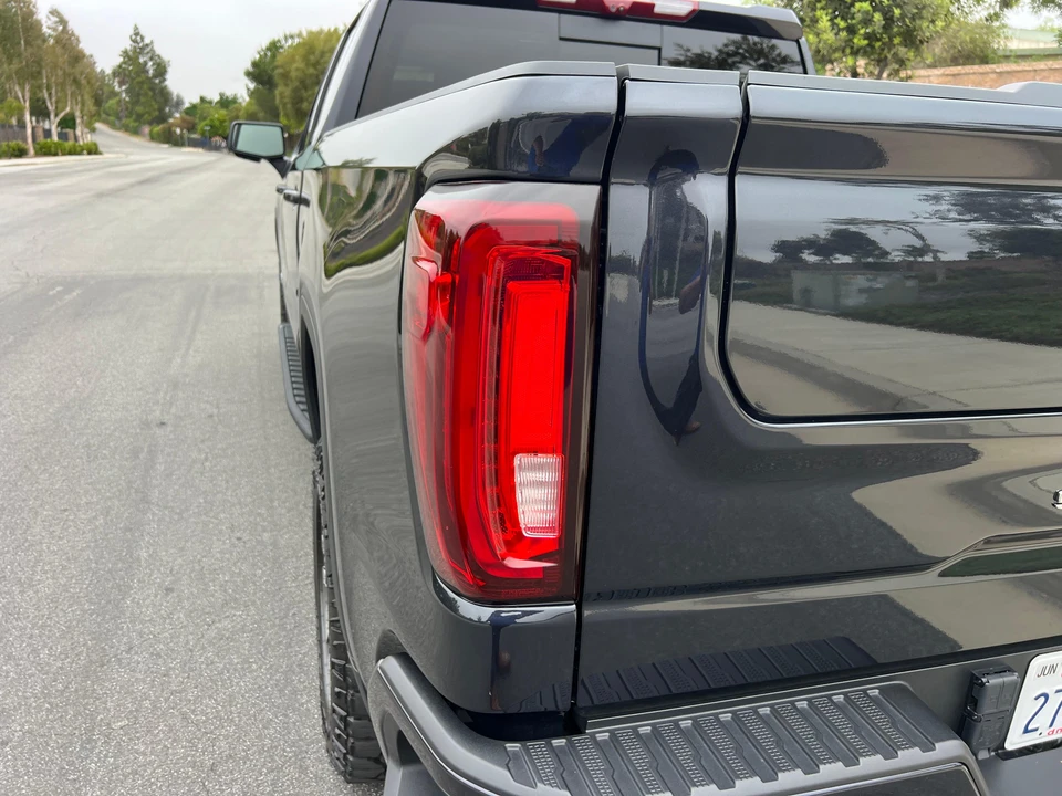 2023 GMC Sierra 5th Gen - Image 21 of 31