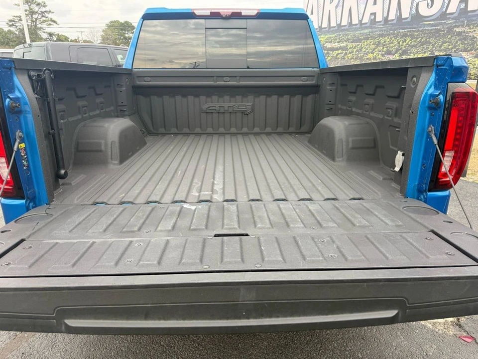 2023 GMC Sierra 5th Gen - Image 15 of 21