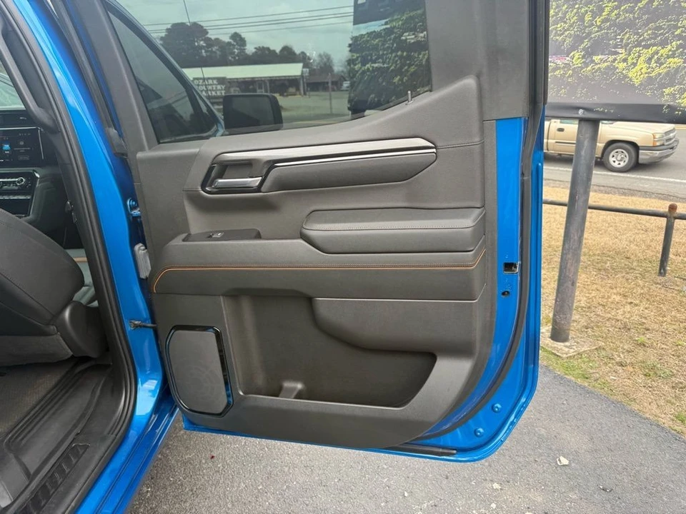 2023 GMC Sierra 5th Gen - Image 16 of 21