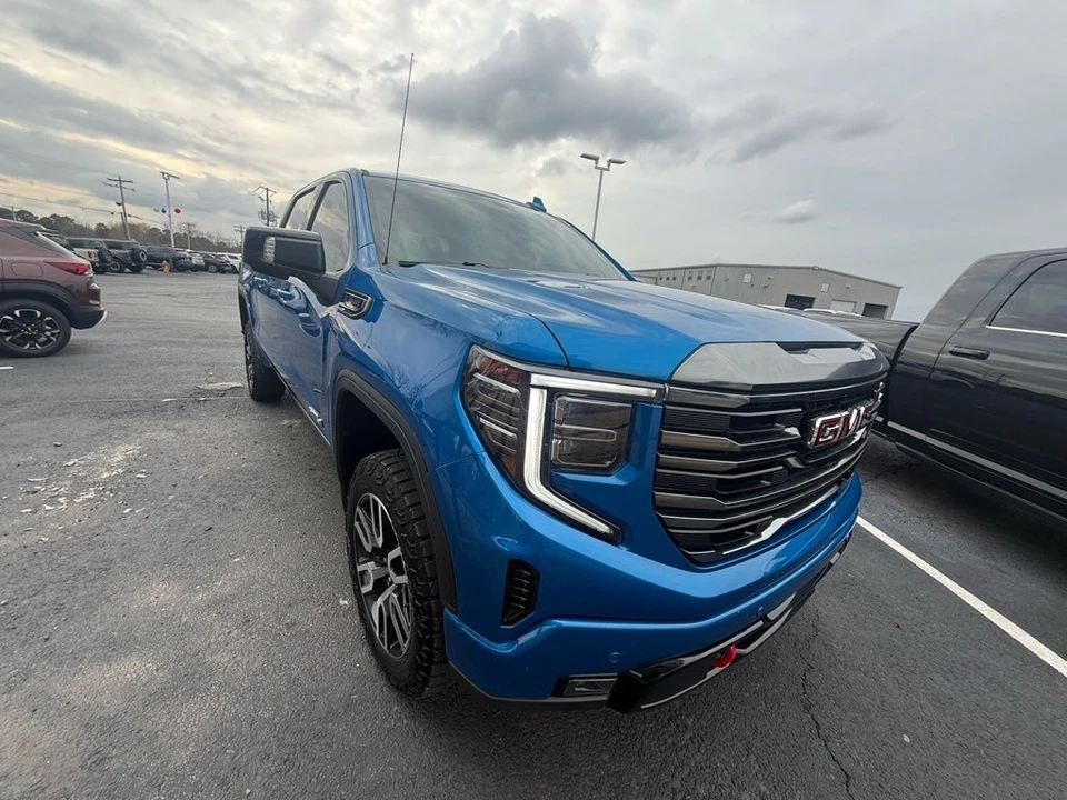 2023 GMC Sierra 5th Gen - Image 2 of 21