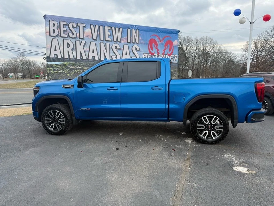 2023 GMC Sierra 5th Gen - Image 9 of 21