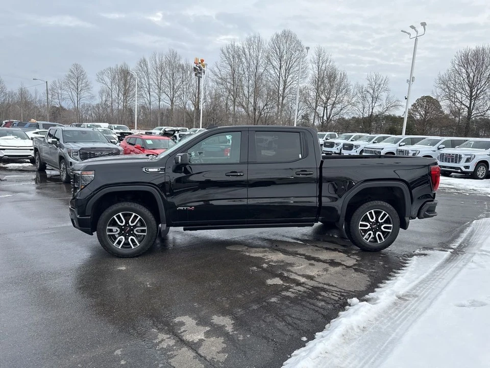 2023 GMC Sierra 5th Gen - Image 2 of 12