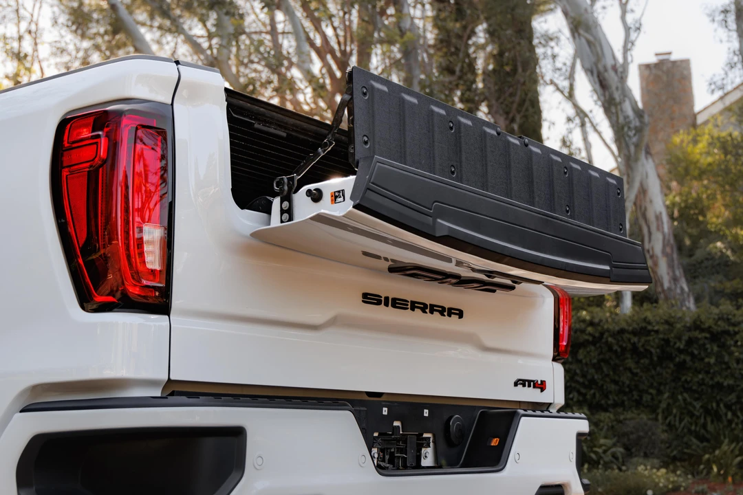 2023 GMC Sierra 5th Gen - Image 25 of 31