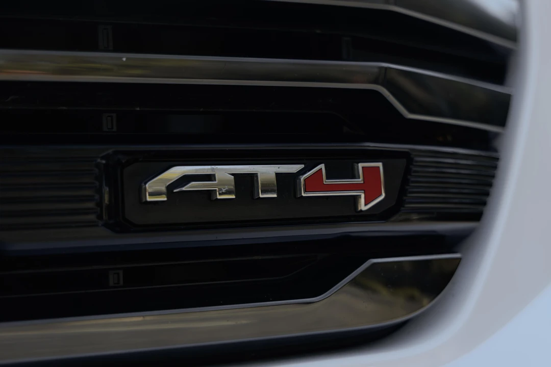 2023 GMC Sierra 5th Gen - Image 13 of 31