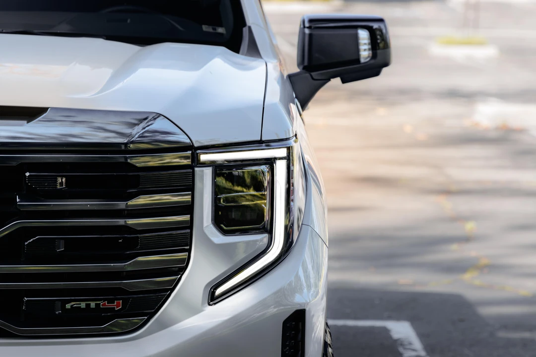2023 GMC Sierra 5th Gen - Image 17 of 31