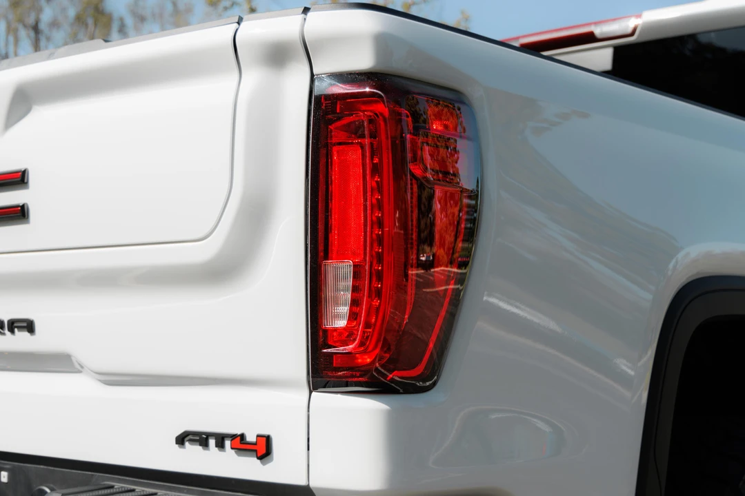 2023 GMC Sierra 5th Gen - Image 30 of 31