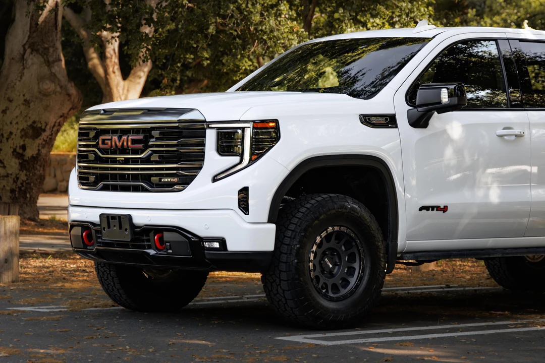 2023 GMC Sierra 5th Gen - Image 16 of 31