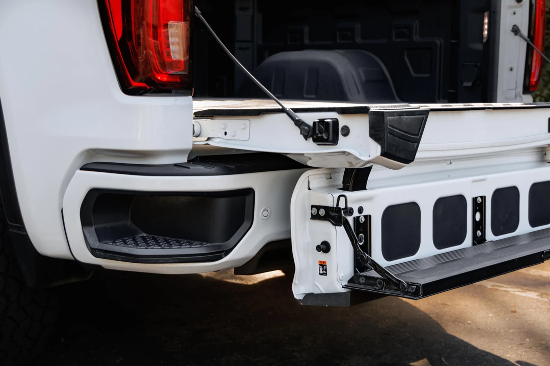 2023 GMC Sierra 5th Gen - Image 27 of 31