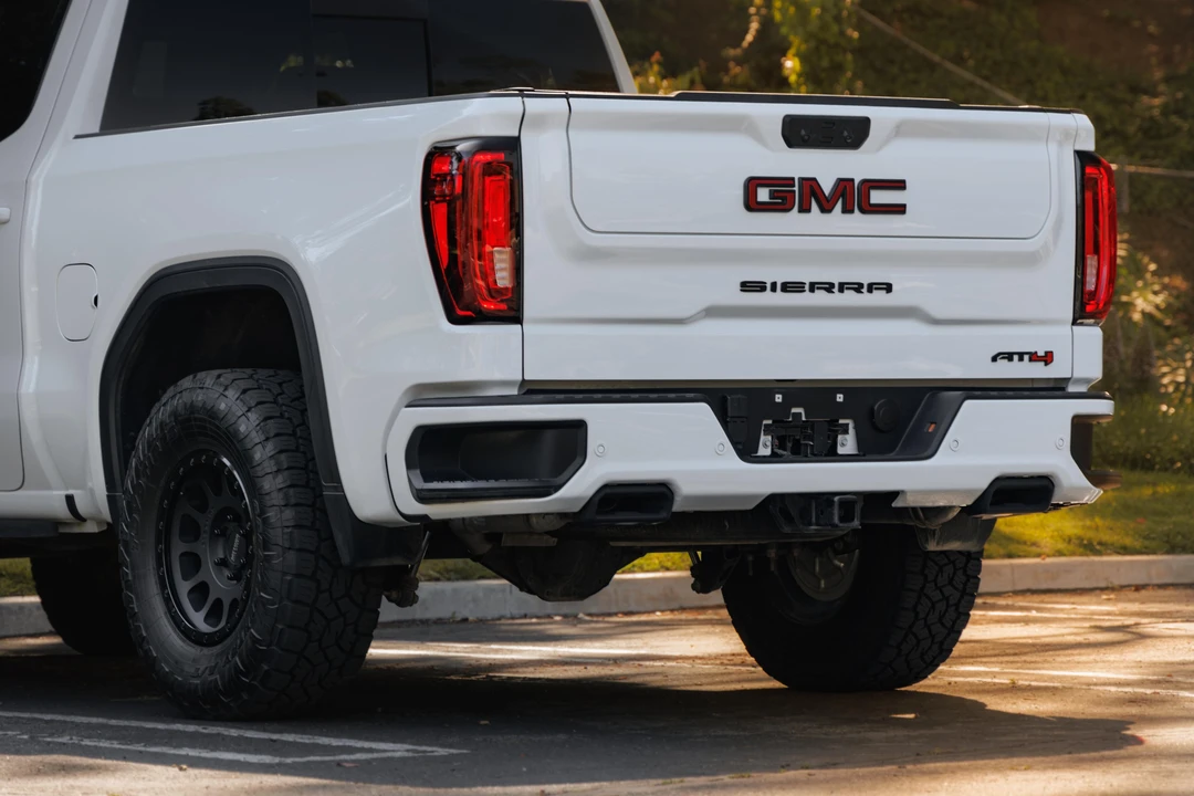 2023 GMC Sierra 5th Gen - Image 24 of 31