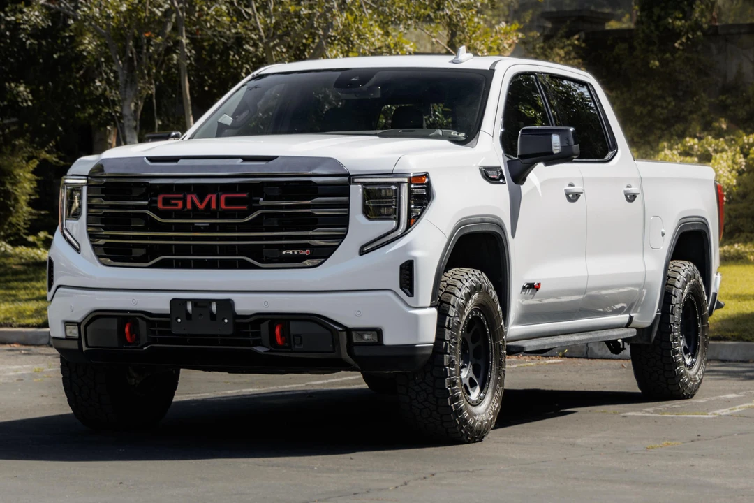 2023 GMC Sierra 5th Gen - Image 3 of 31
