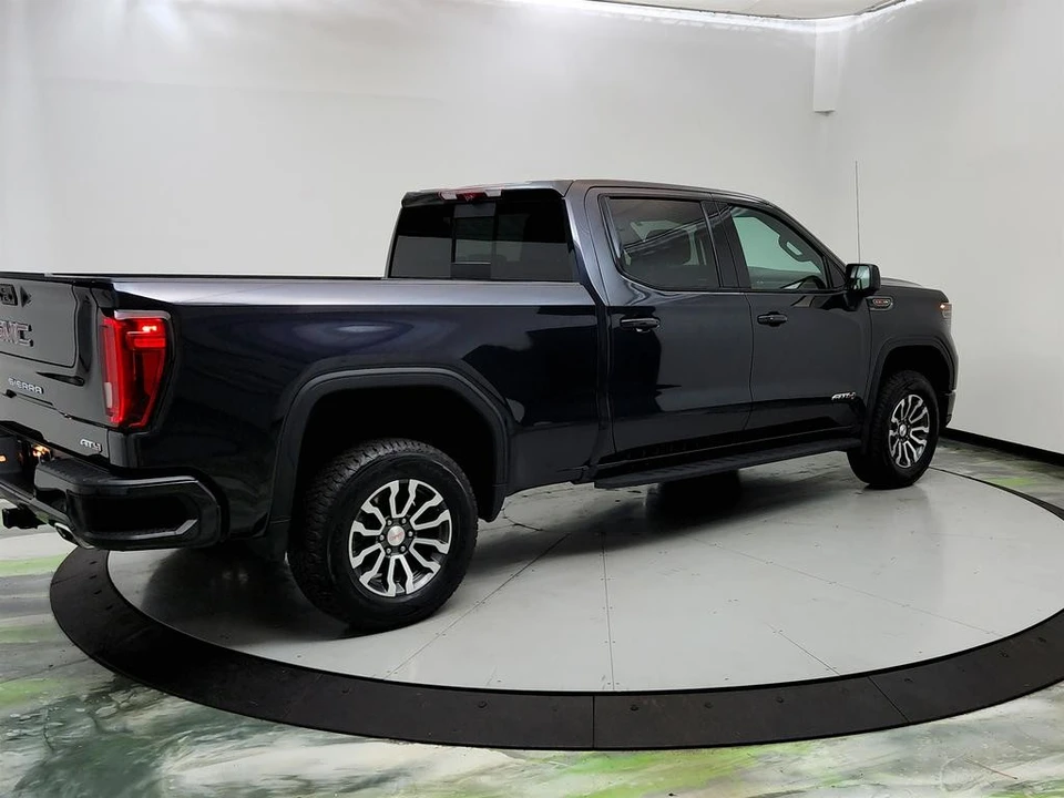 2023 GMC Sierra 5th Gen - Image 5 of 21