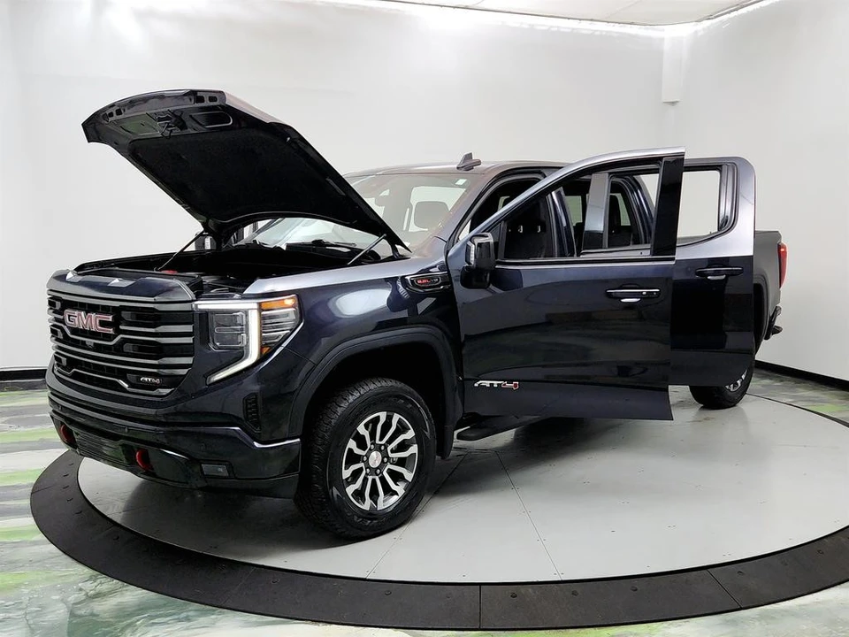 2023 GMC Sierra 5th Gen - Image 9 of 12