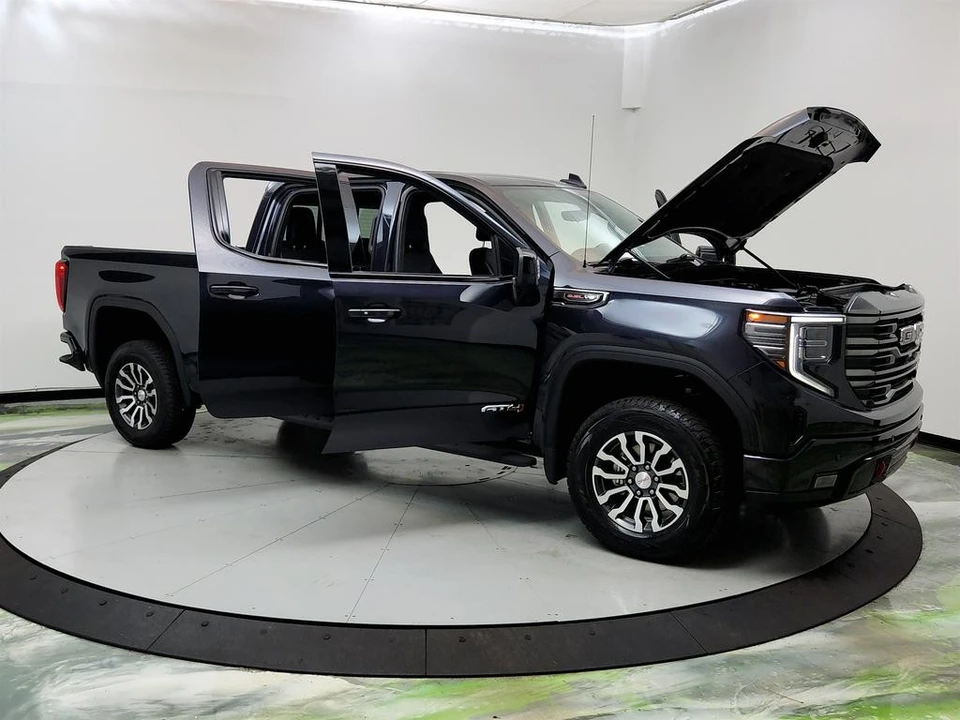 2023 GMC Sierra 5th Gen - Image 10 of 21