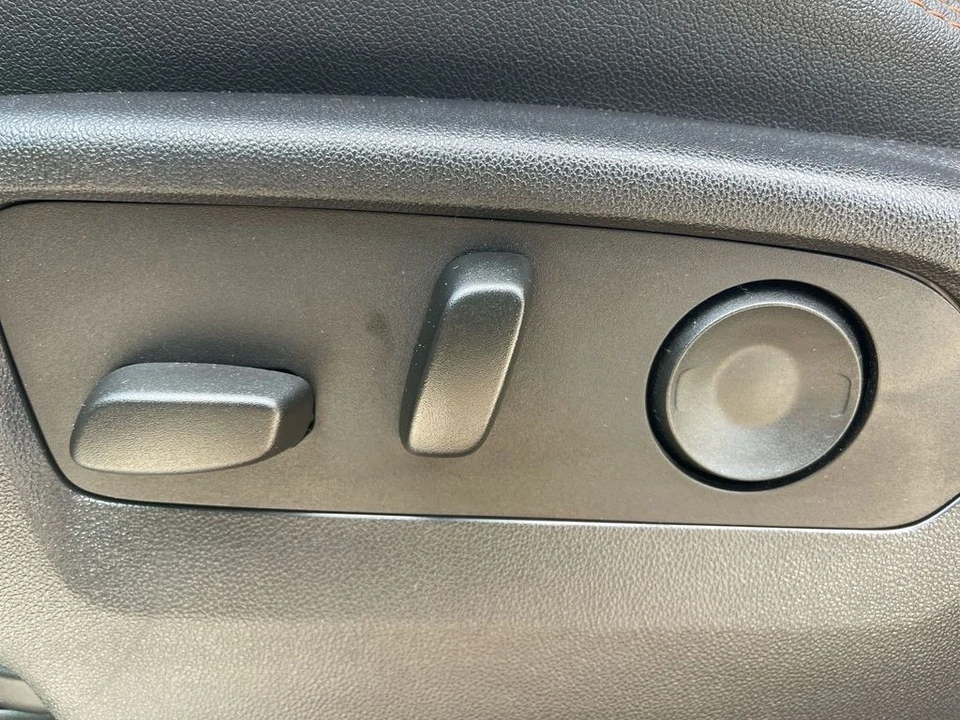 2023 GMC Sierra 5th Gen - Image 10 of 21