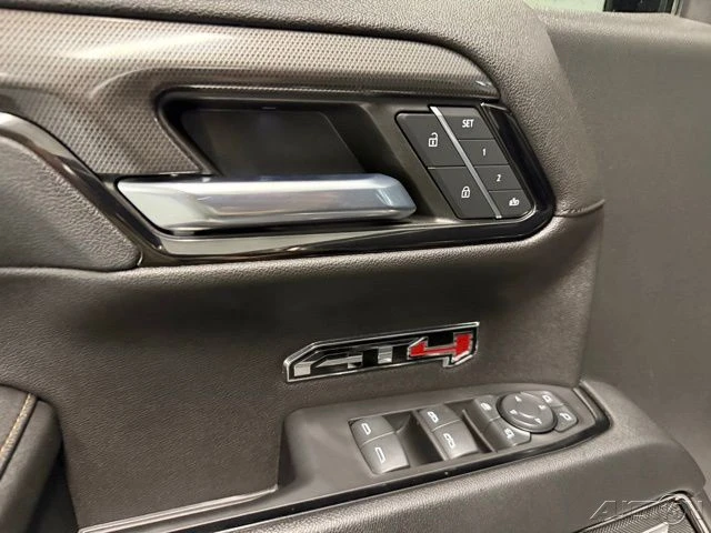 2023 GMC Sierra 5th Gen - Image 14 of 20