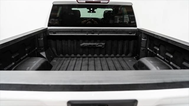 2023 GMC Sierra 5th Gen - Image 19 of 21
