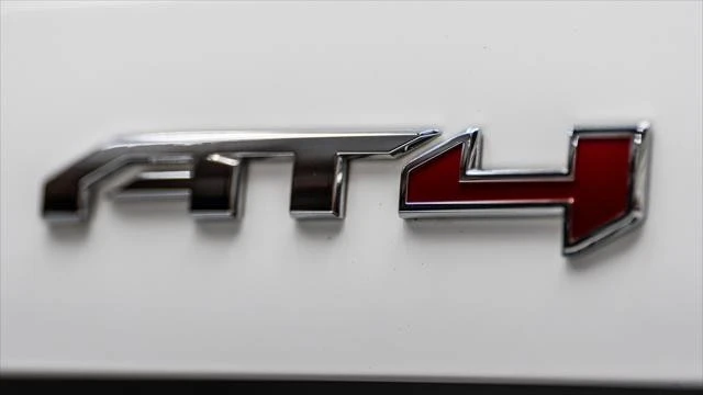 2023 GMC Sierra 5th Gen - Image 15 of 21