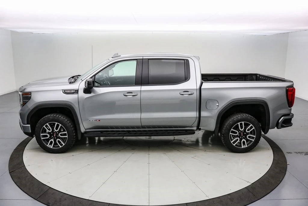 2023 GMC Sierra 5th Gen - Image 9 of 21