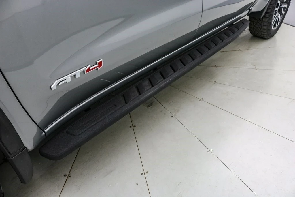 2023 GMC Sierra 5th Gen - Image 14 of 21
