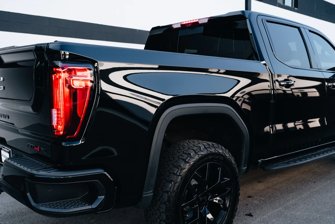 2023 GMC Sierra 5th Gen - Image 29 of 31