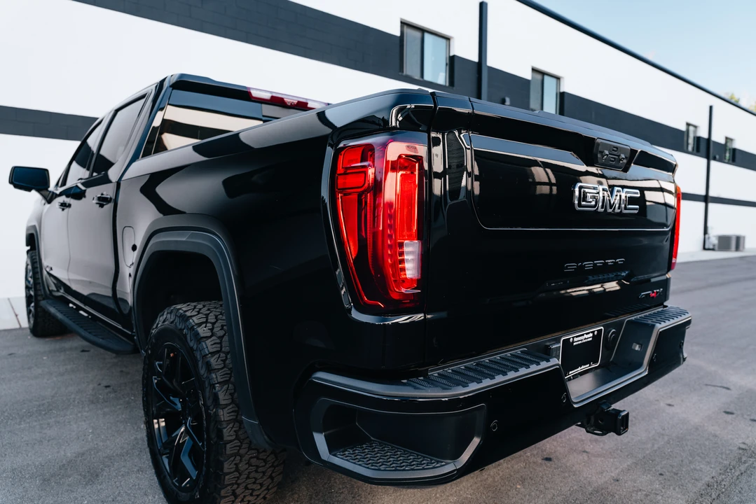 2023 GMC Sierra 5th Gen - Image 14 of 31