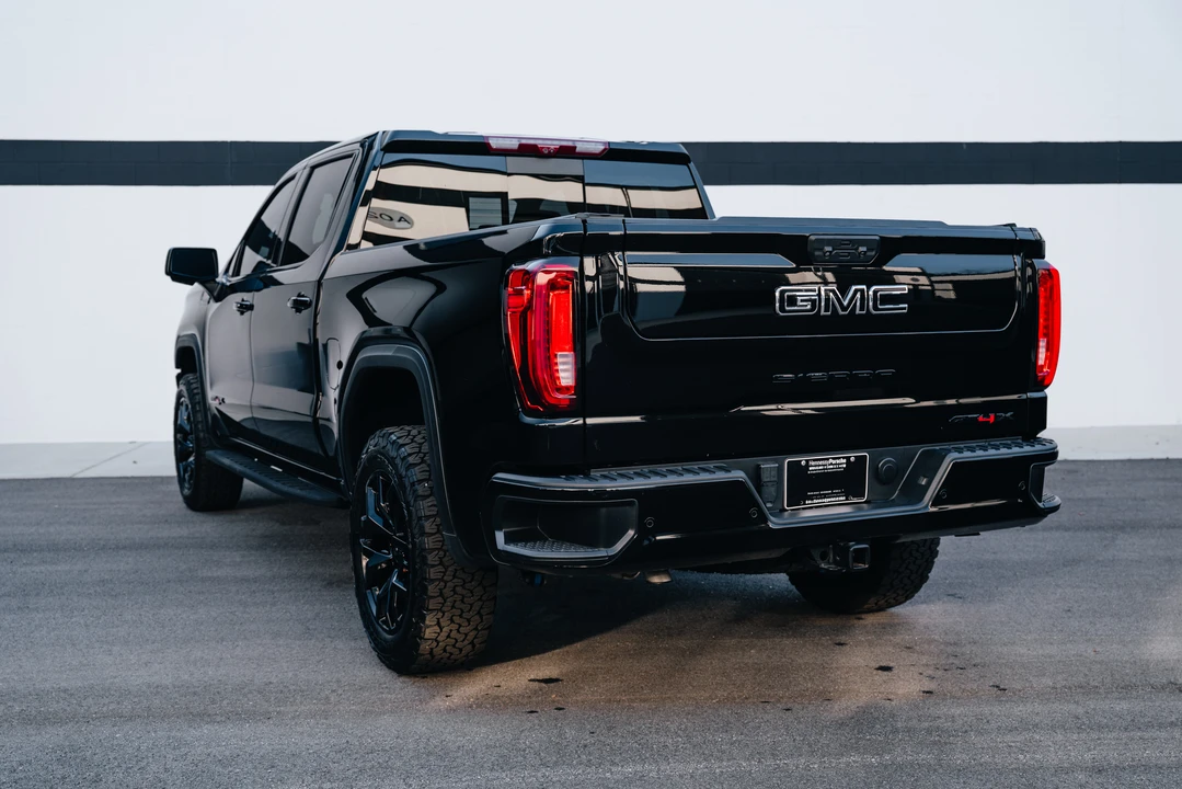 2023 GMC Sierra 5th Gen - Image 4 of 31