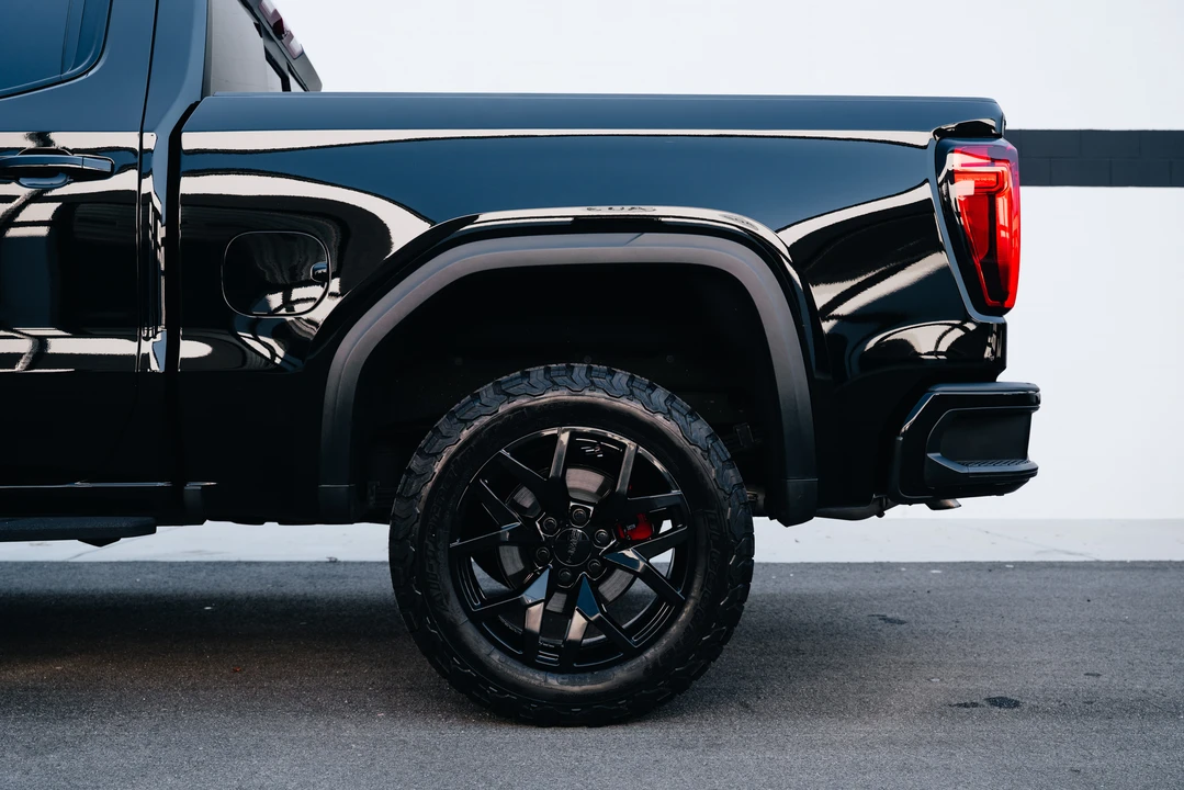 2023 GMC Sierra 5th Gen - Image 24 of 31