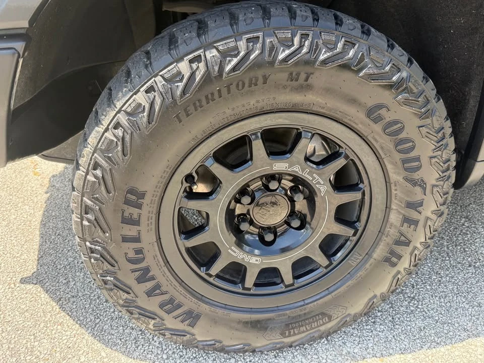 2023 GMC Sierra 5th Gen - Image 15 of 17