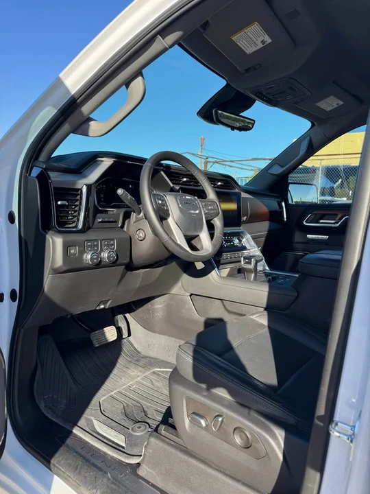 2023 GMC Sierra 5th Gen - Image 5 of 16